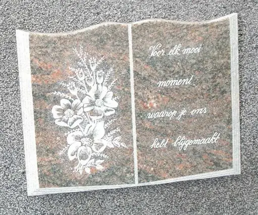 Grafsierstuk nr 4